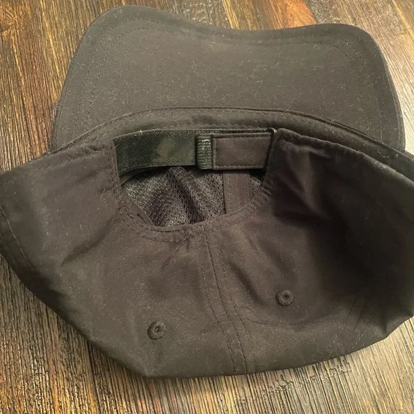 Lacoste Sport Black Cap - Picture 6 of 6